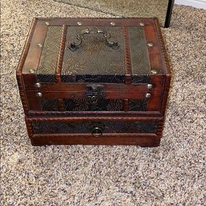 Vintage Jewelry box